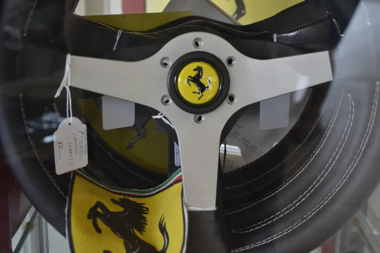 volanti ferrari dettaglio
